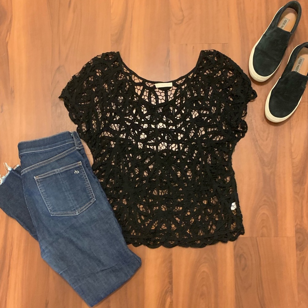 Hinge Crochet Lace Top